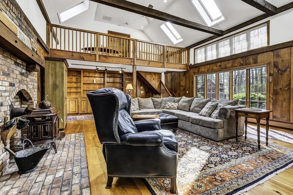 9 Stratton Drive