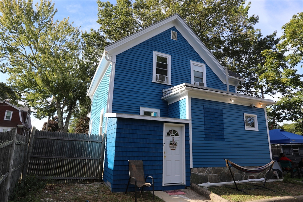 26 Hampden Ave