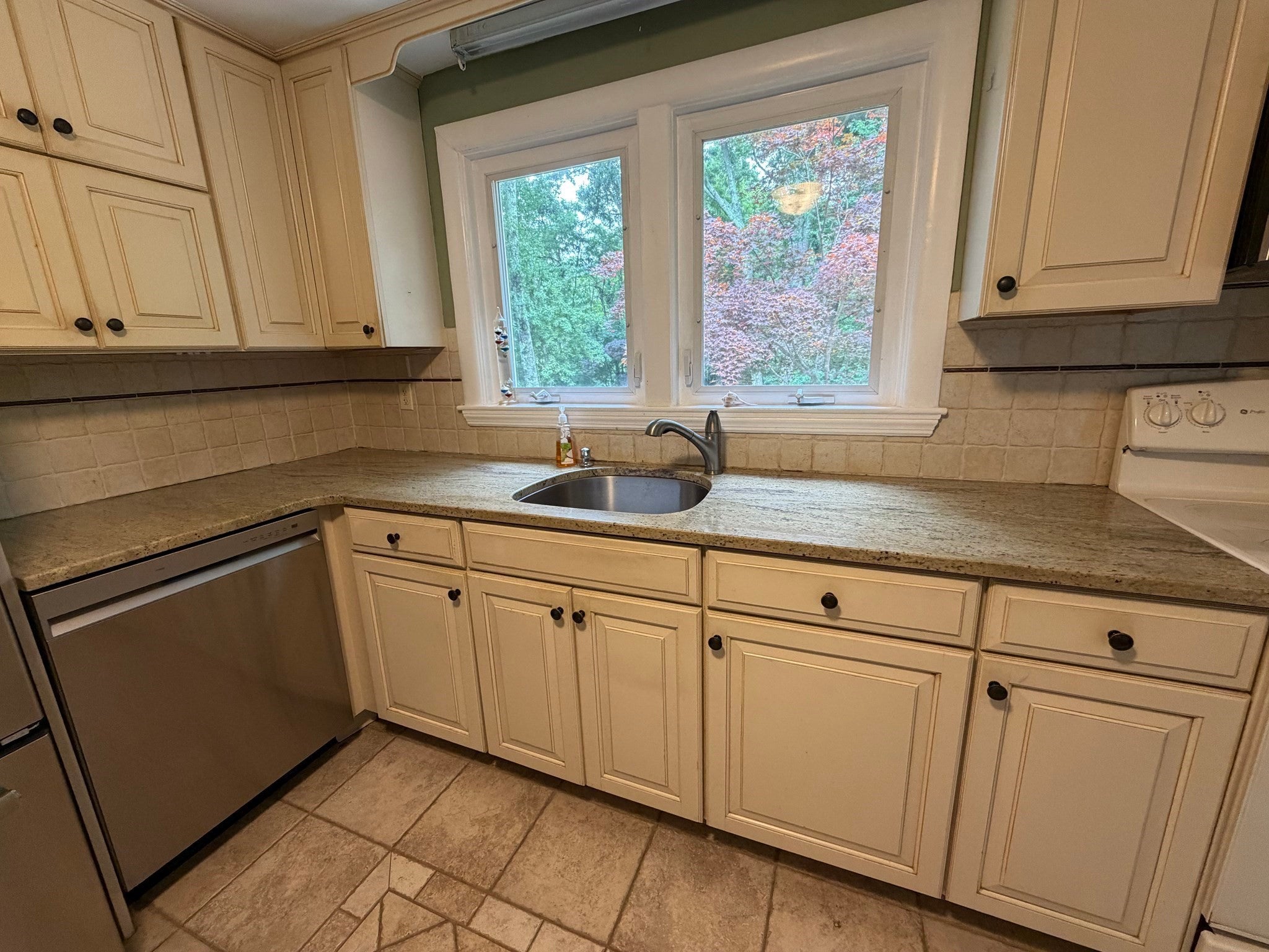 7 Wayne Dr