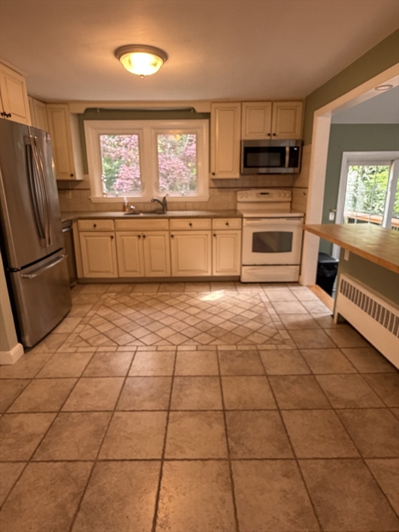 7 Wayne Dr, Foxboro, MA, 7 Wayne Dr, Foxboro, MA Photo #6