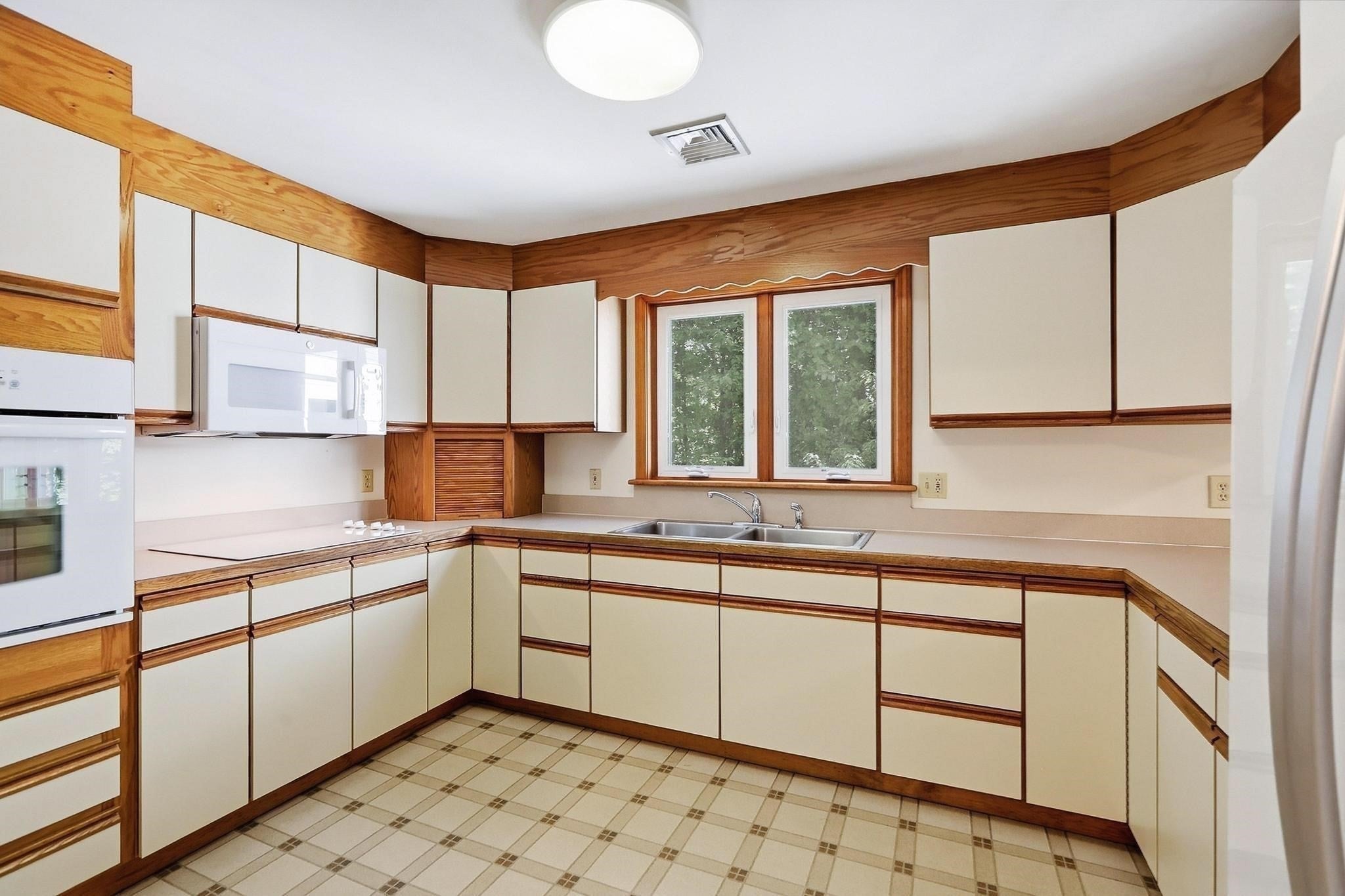 147 Woodland Road, Southborough, MA, 147 Woodland Road, Southborough, MA Photo #8