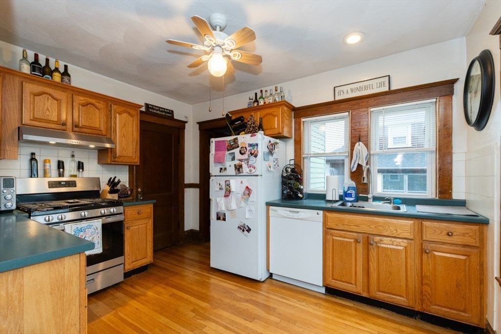 Belmont, Massachusetts 02478, United States, 2 Bedrooms Bedrooms, ,1 BathroomBathrooms,Residential,Active,249542