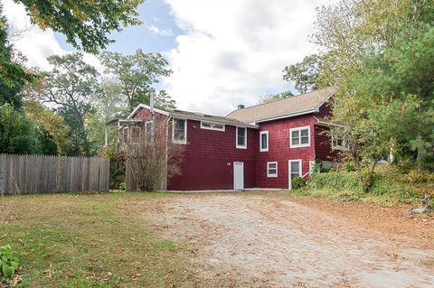 19 Black Point Rd Webster MA 01570