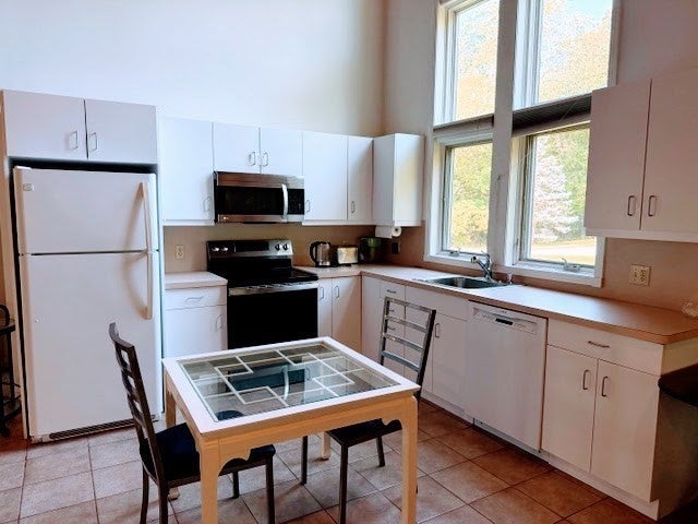 3 Nonquitt Ave, Dartmouth, MA Photo #18