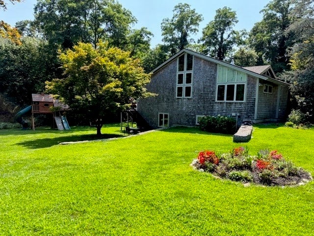 3 Nonquitt Ave, Dartmouth, MA Photo #1