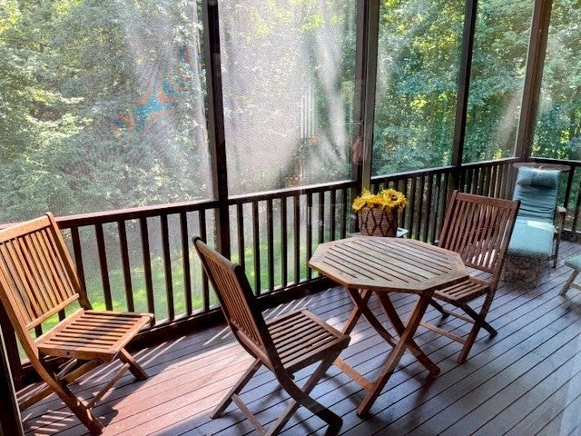 3 Nonquitt Ave, Dartmouth, MA Photo #11