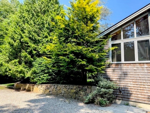 3 Nonquitt Ave, Dartmouth, MA Photo #3