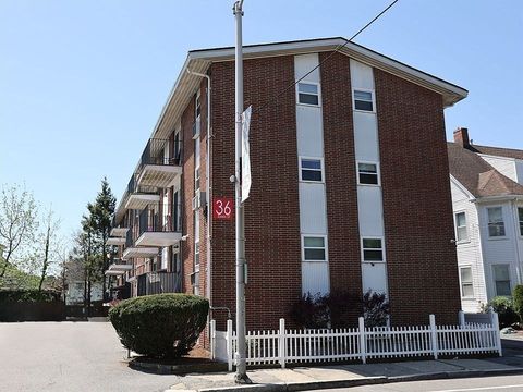 Photo of 36 Essex Street #5, Saugus, MA 01906 (MLS # 73462507)