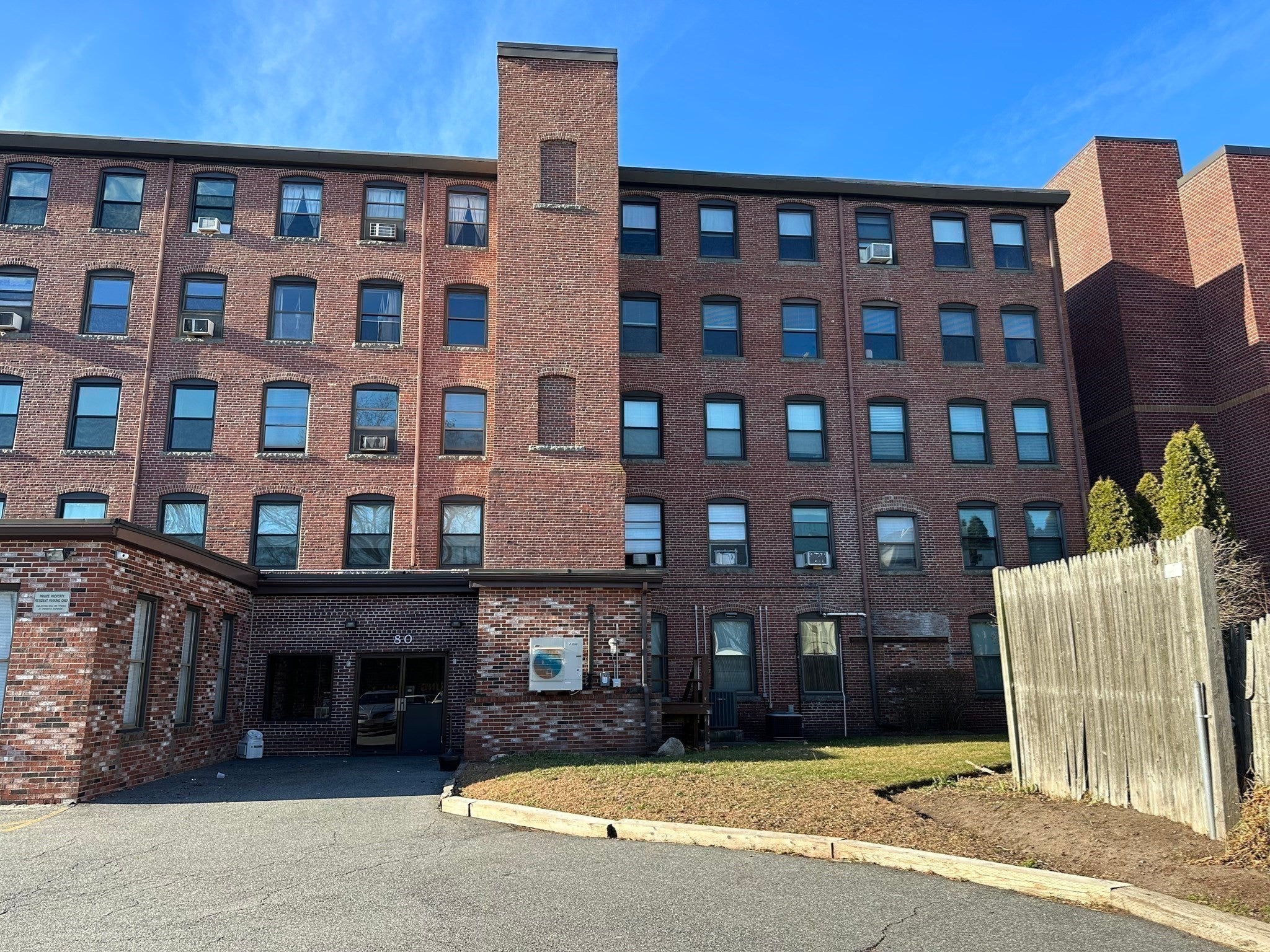 80 Foster St