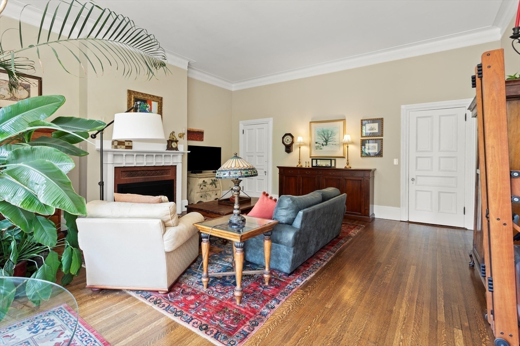 261 Commonwealth Avenue 5