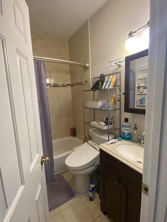 Somerville, Massachusetts 02145, United States, 2 Bedrooms Bedrooms, ,1 BathroomBathrooms,Residential,Active,166884