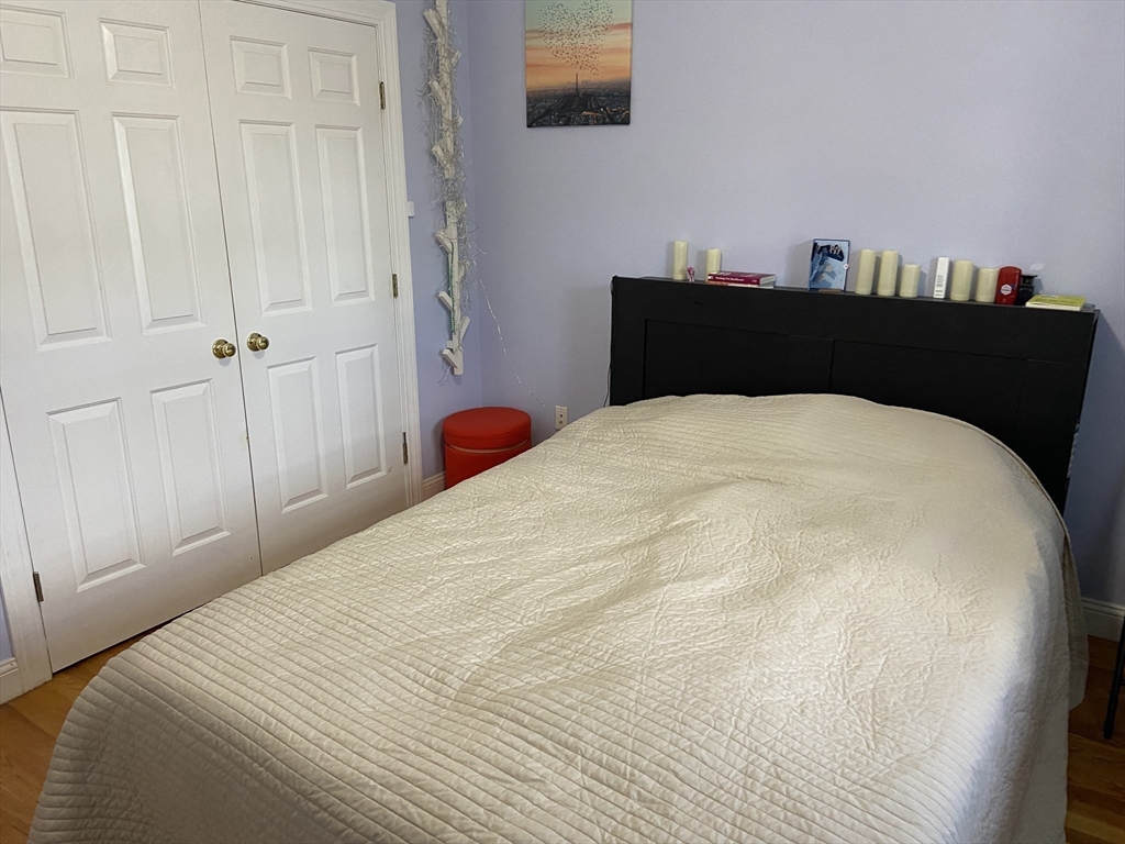 Somerville, Massachusetts 02145, United States, 2 Bedrooms Bedrooms, ,1 BathroomBathrooms,Residential,Active,166884