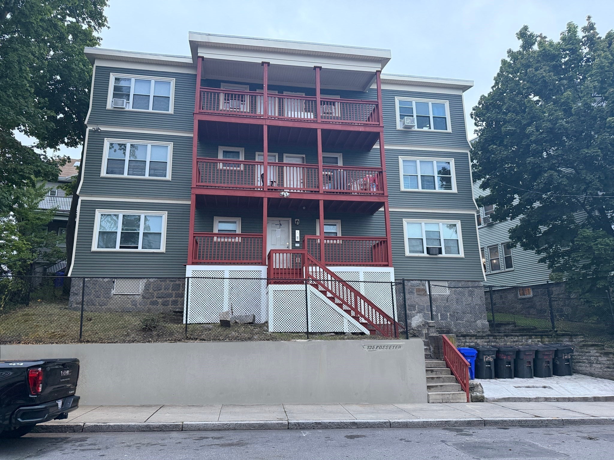 125 Rosseter St