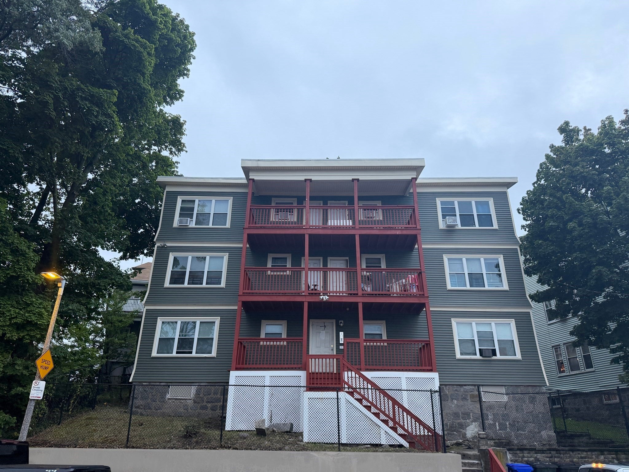 125 Rosseter St