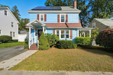 17 Palmyra St Springfield MA 01118