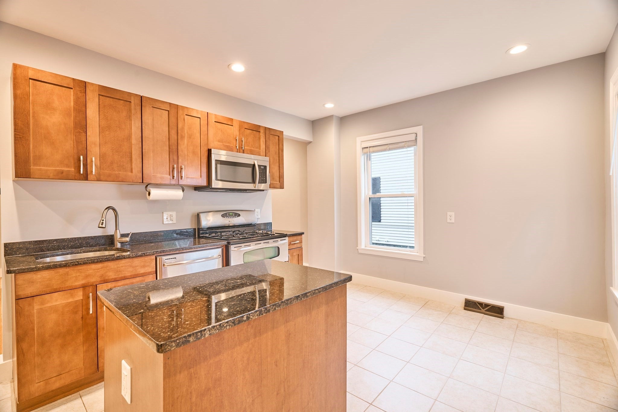 13 Hartwell St #1, Waltham, MA, 13 Hartwell St #1, Waltham, MA Photo #8