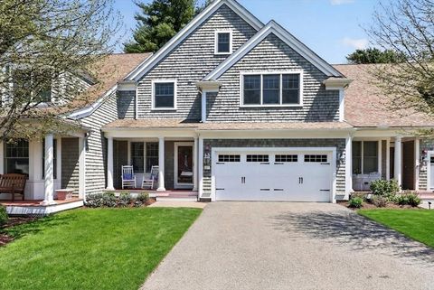 Photo of 239 Washington St #20, Norwell, MA 02061 (MLS # 73517031)