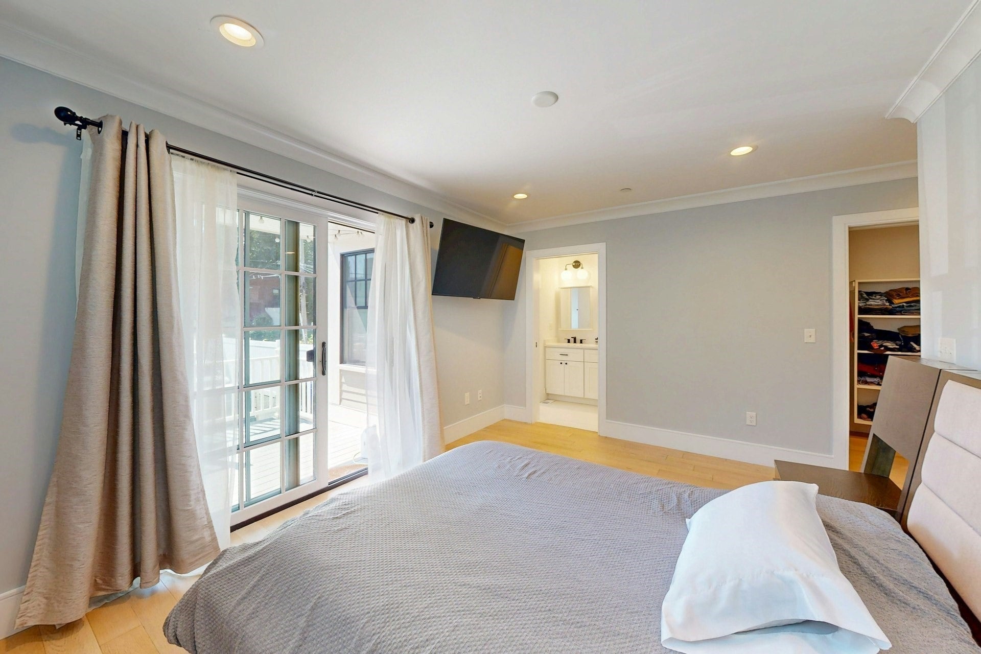 613 E 6th Street #1, Boston, MA, 613 E 6th Street #1, Boston, MA Photo #10