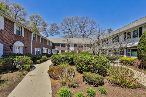 Photo of 21 Westerly St #3, Wellesley, MA 02482 (MLS # 73513174)