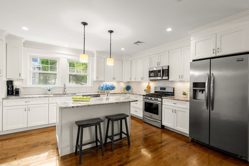 45 Hillside AVE #2, Arlington, MA Photo #12