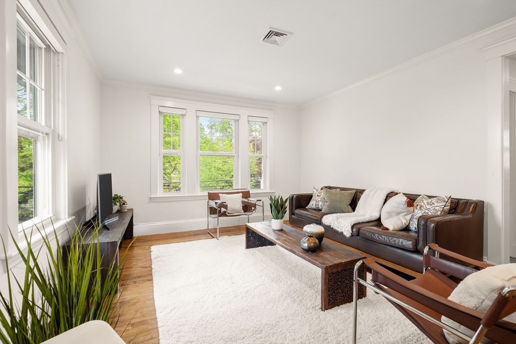 45 Hillside AVE #2, Arlington, MA Photo #4