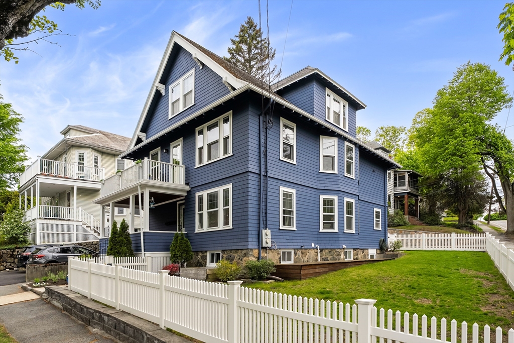 45 Hillside AVE #2, Arlington, MA Photo #2