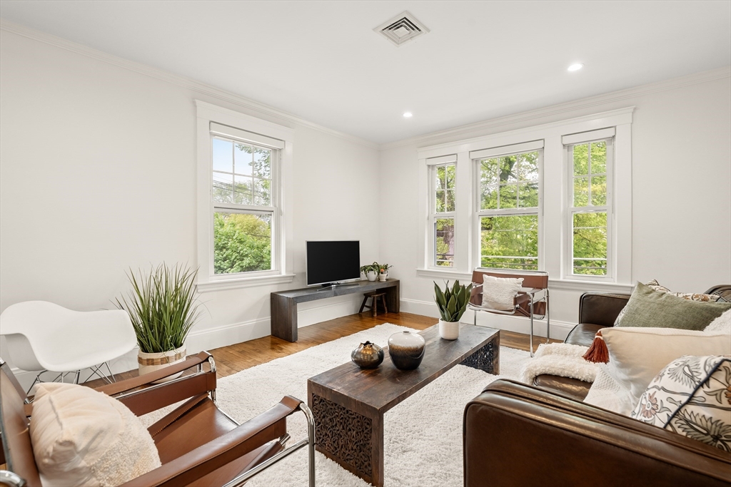 45 Hillside AVE #2, Arlington, MA Photo #3