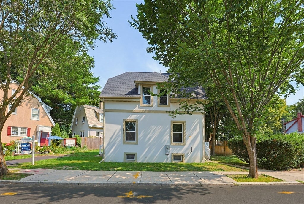 302 Wachusett St