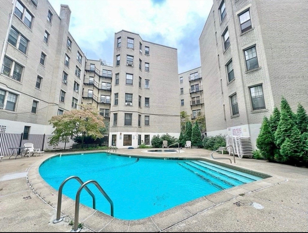 370 Chestnut Hill Ave B