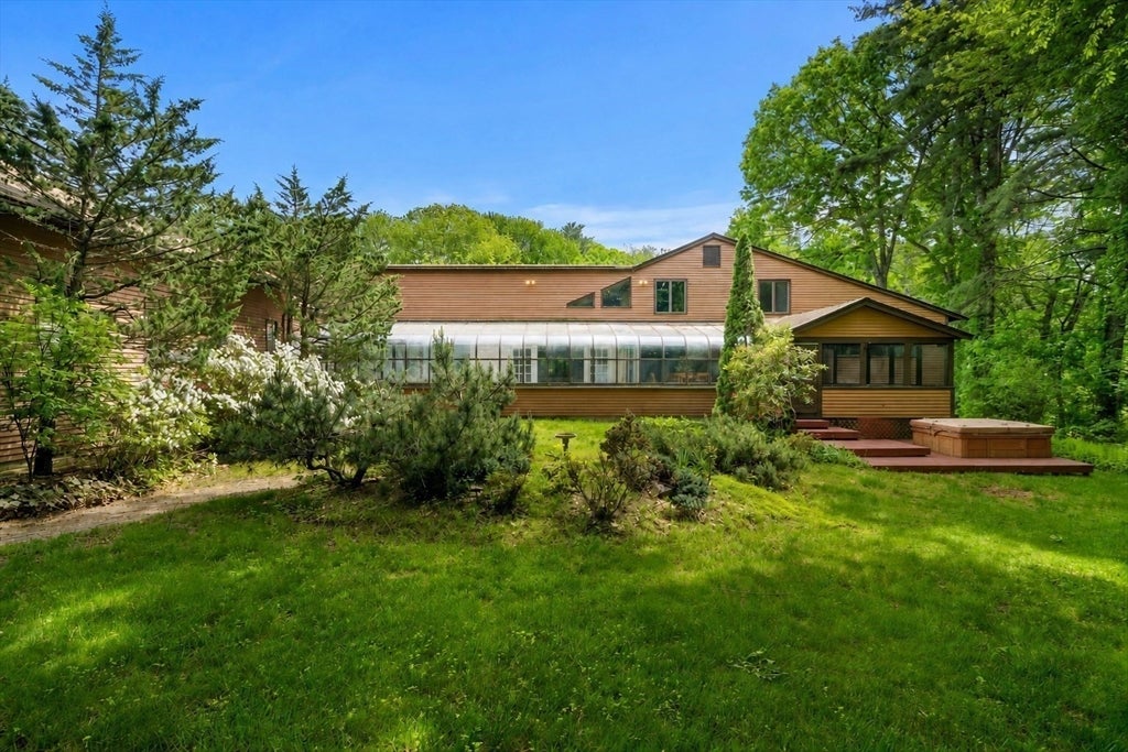 29 Pine Ridge Rd
