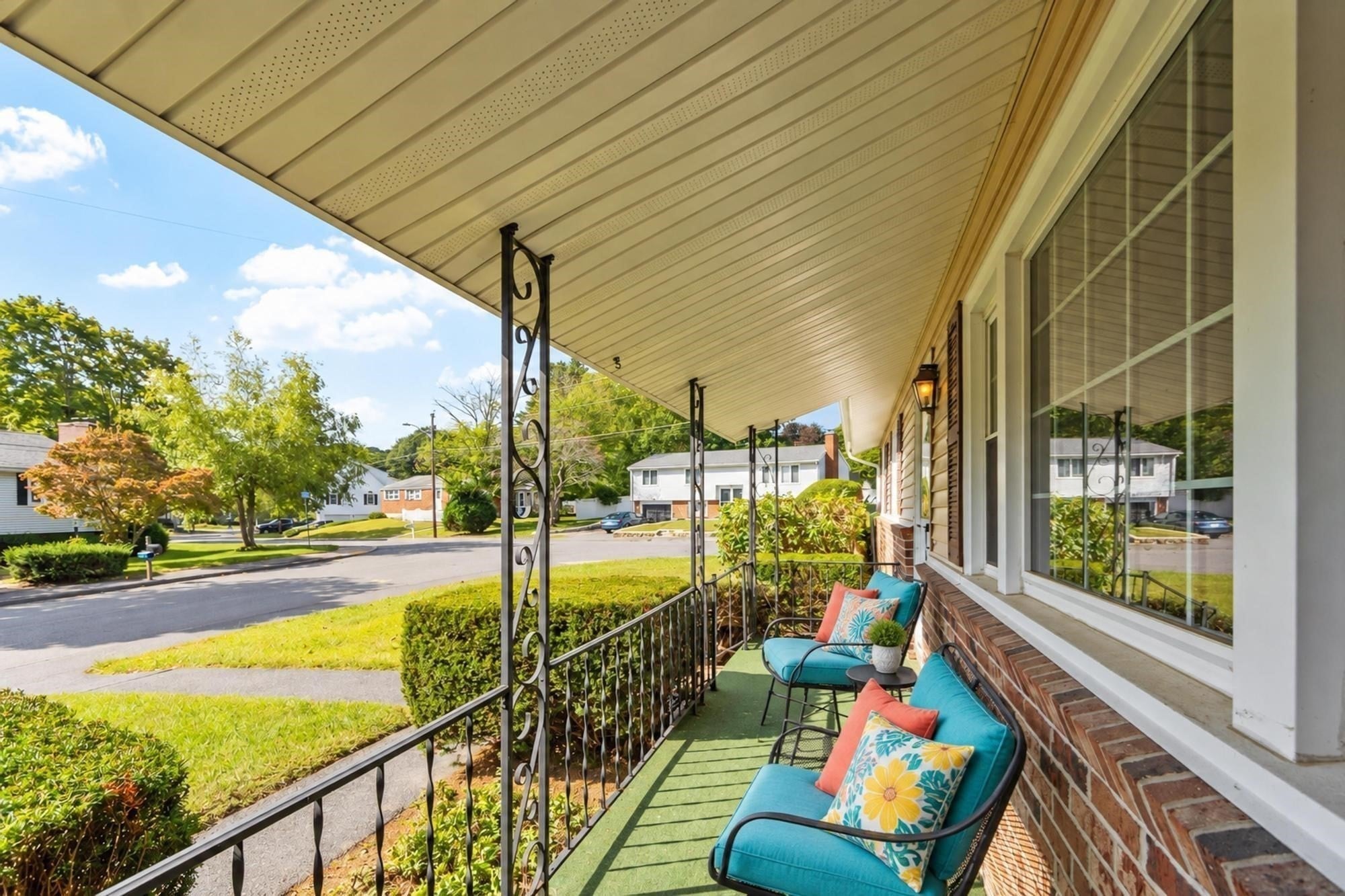 6 Fuller Dr