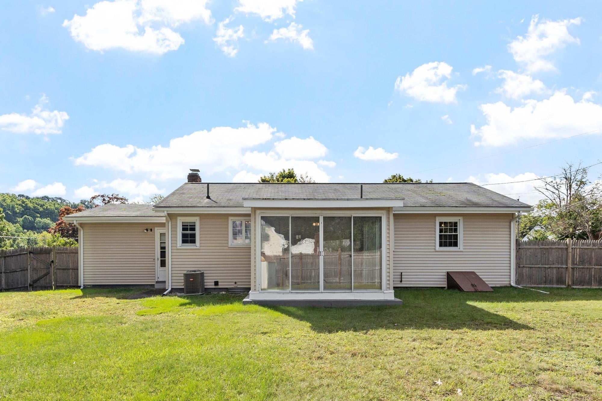 6 Fuller Dr, Marlborough MA 01752