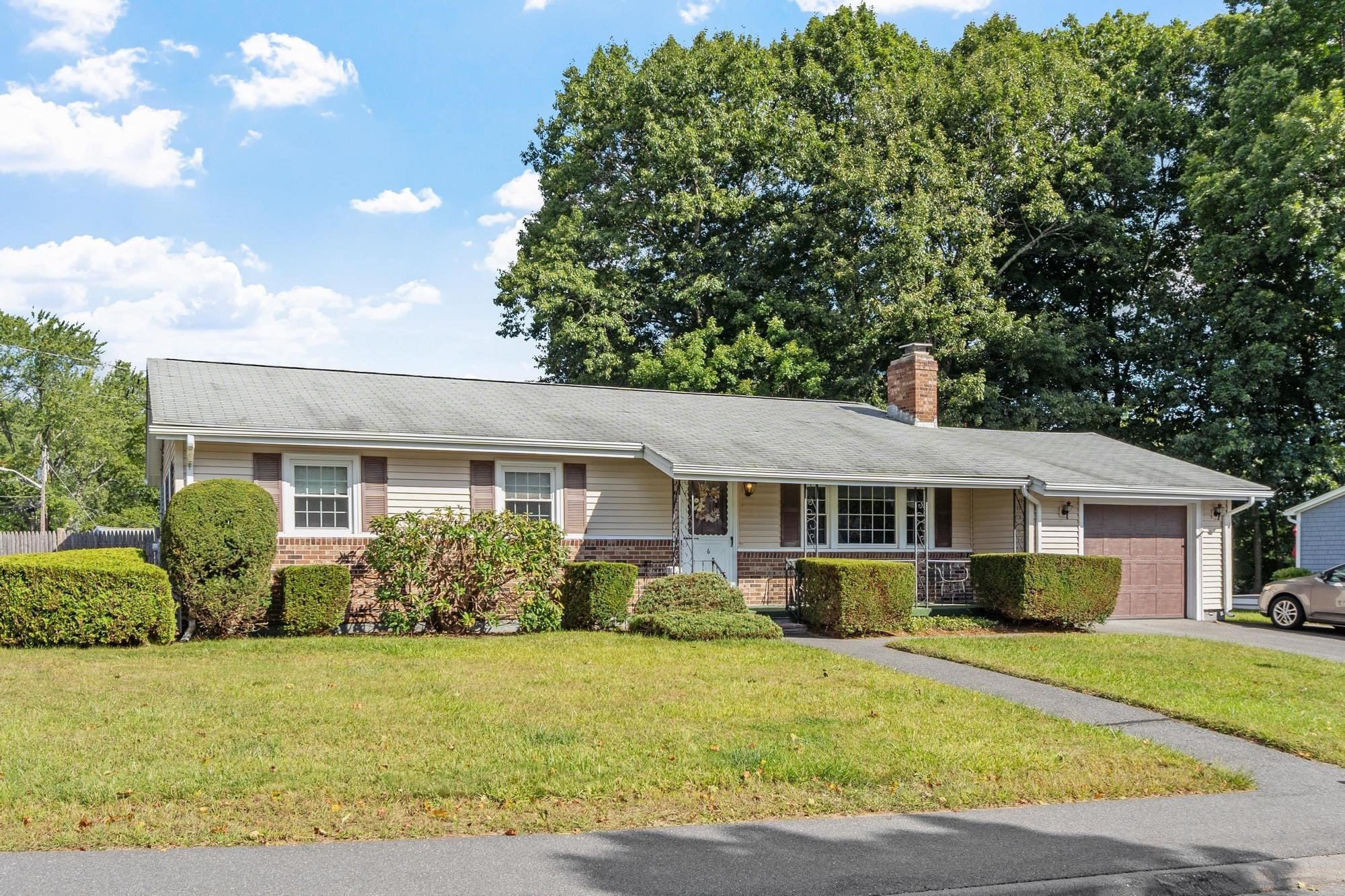 6 Fuller Dr