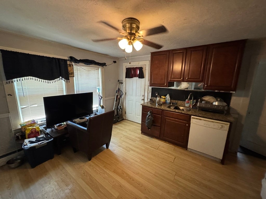 67 Short St