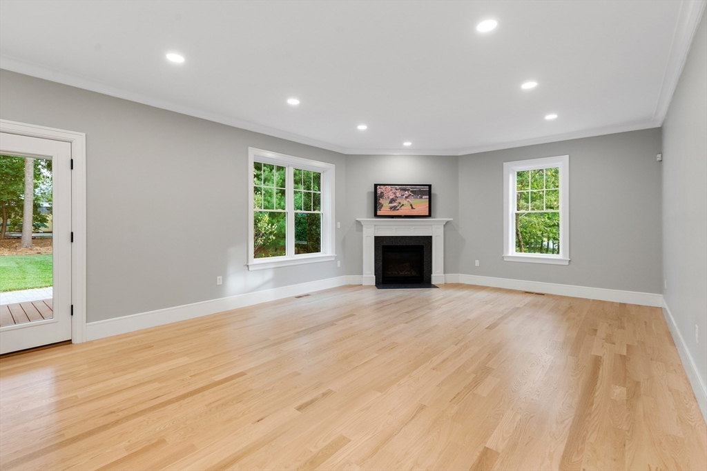 12 Pleasant St