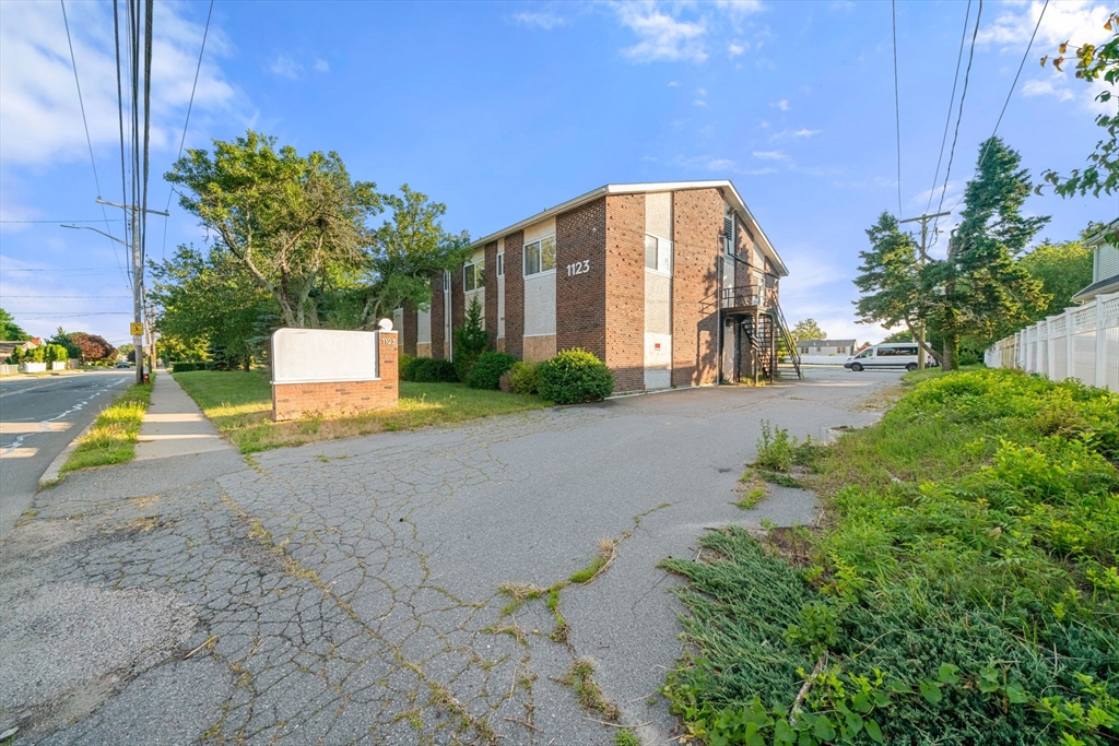 1123 Rockdale Ave