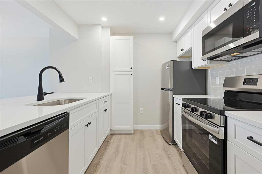 59 Brainerd Rd 205