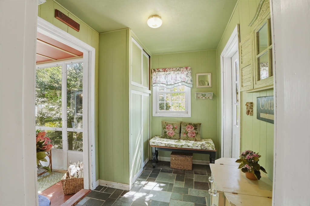 305 Hanover St