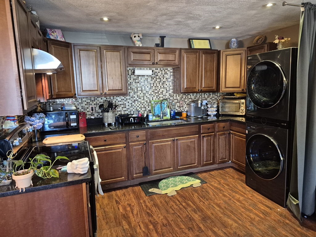 33A Jackson Street 203