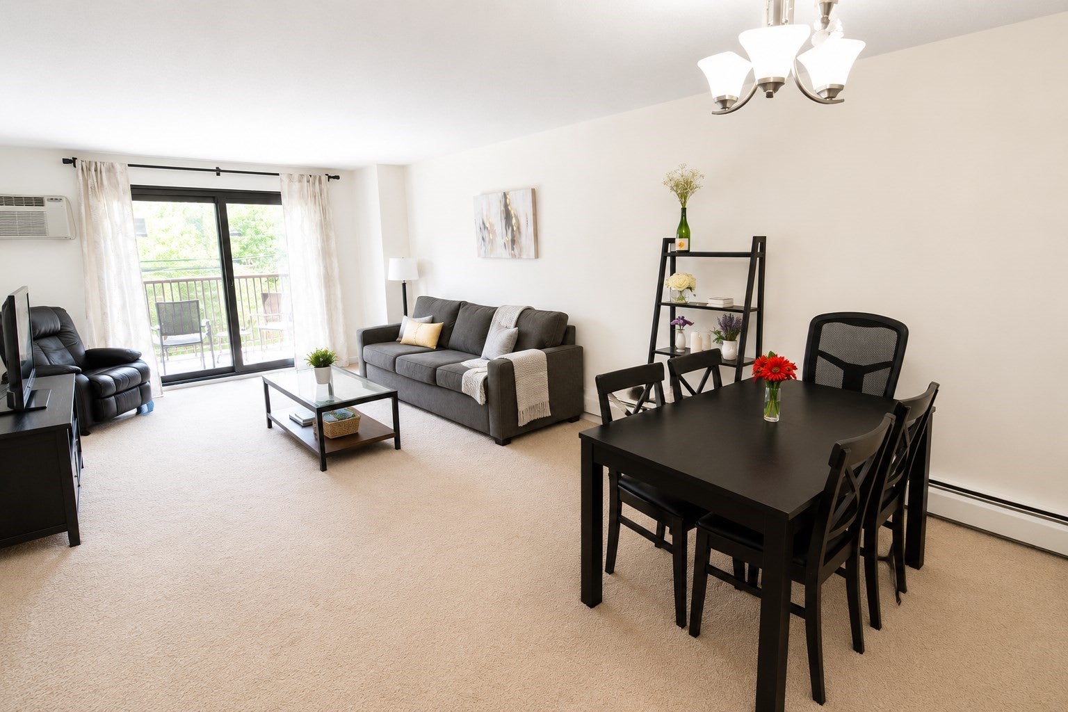 Click for 80 Pleasant ST #22, Brookline, MA slideshow