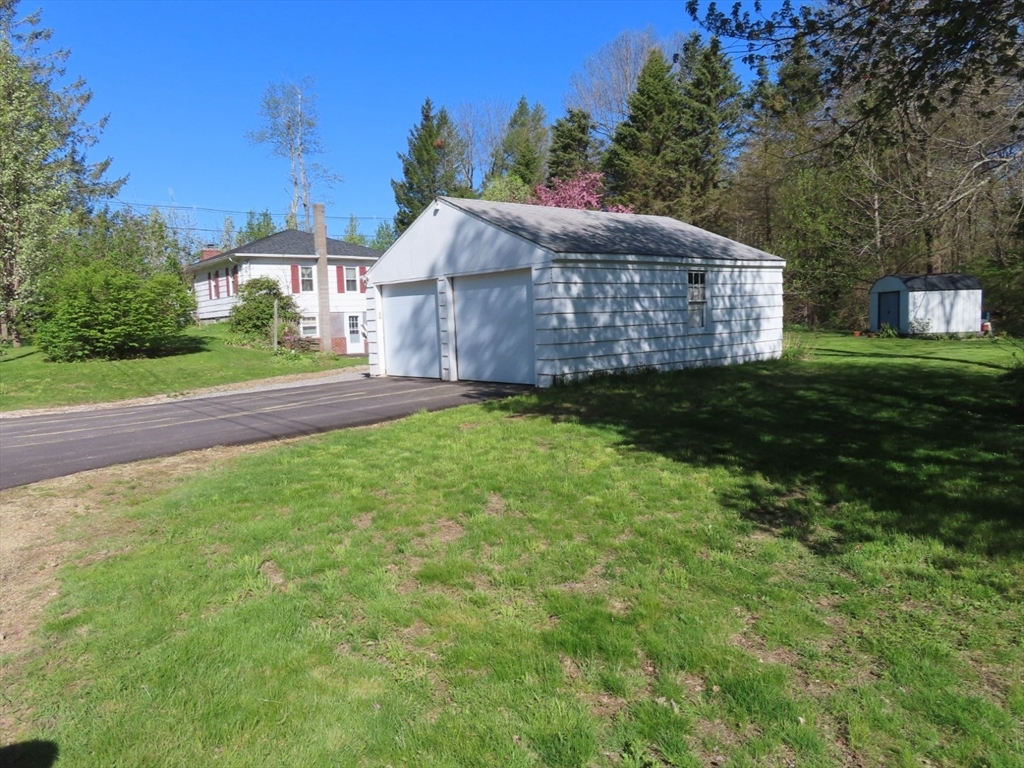 12 Meadowbrook Circle