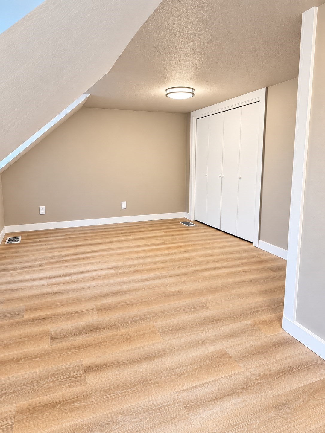 17 Royal St, Agawam, MA Photo #11