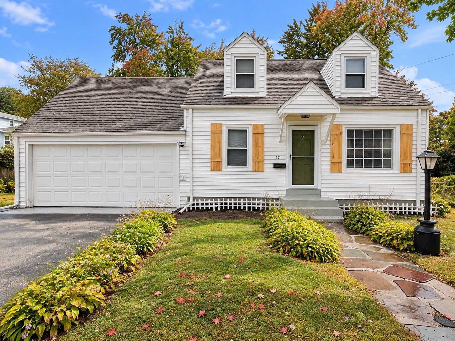 Photo of 17 Royal St, Agawam, MA