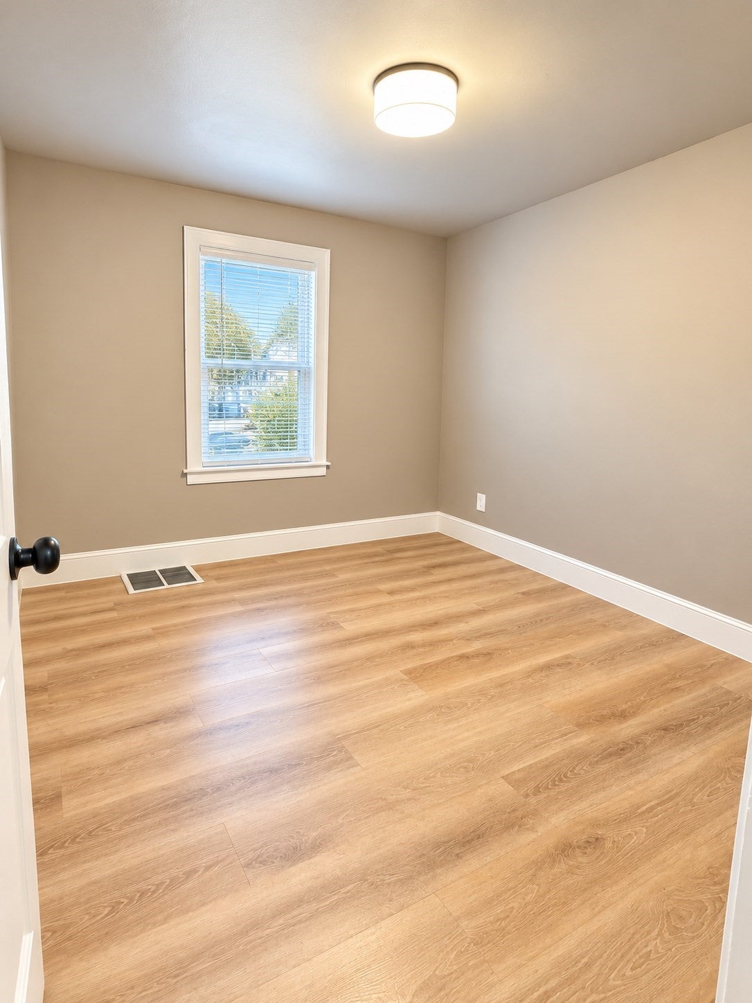 17 Royal St, Agawam, MA Photo #10