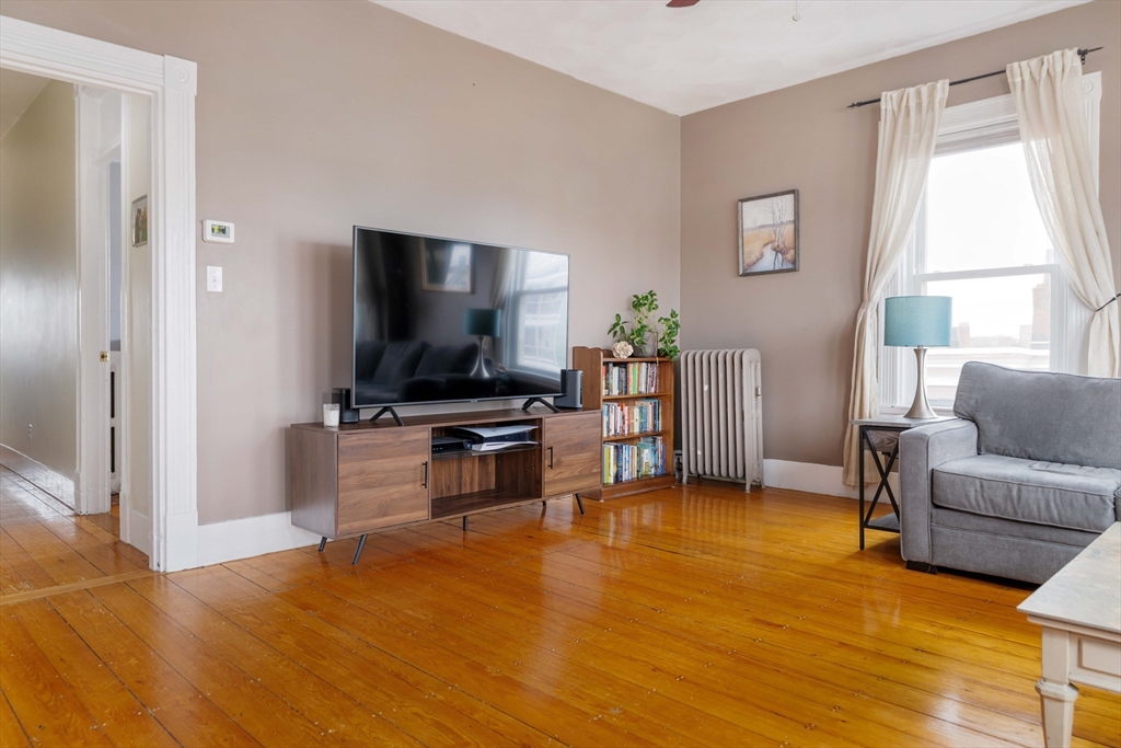 49 Temple St 3