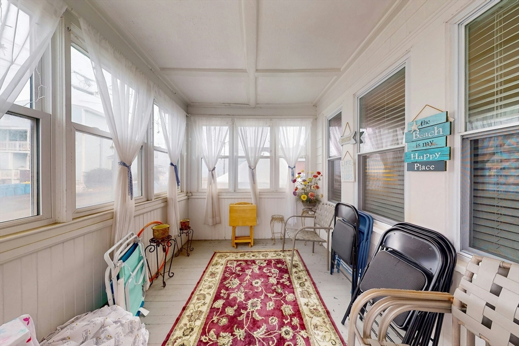 47 Dolphin Ave 1