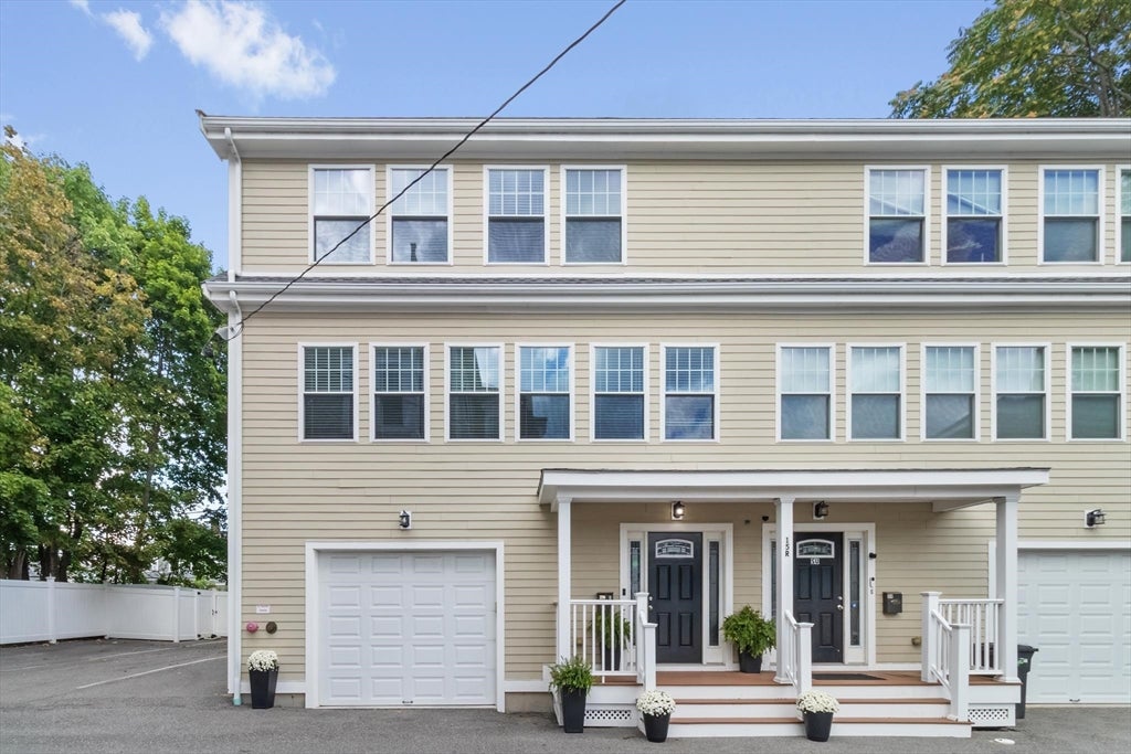 Photo of 15 Sparhawk St, Boston, MA