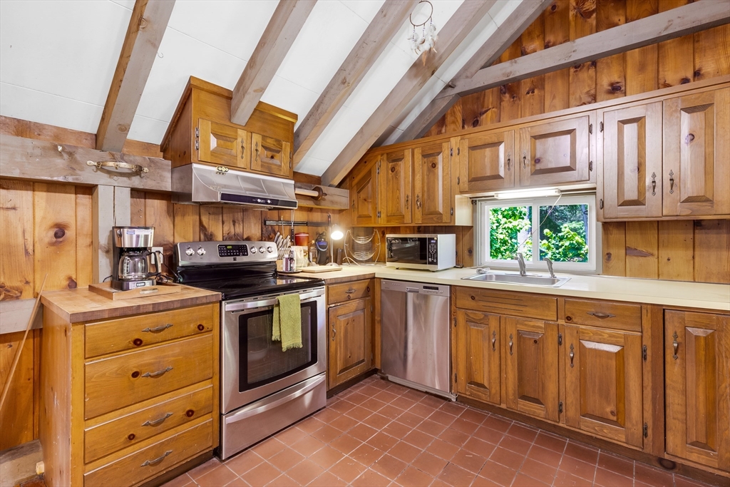 6 Turtleback Rd