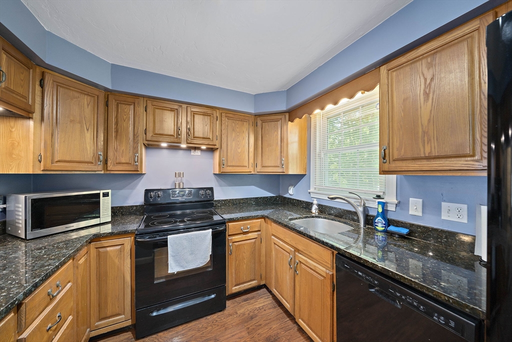 60 Pattison St 17