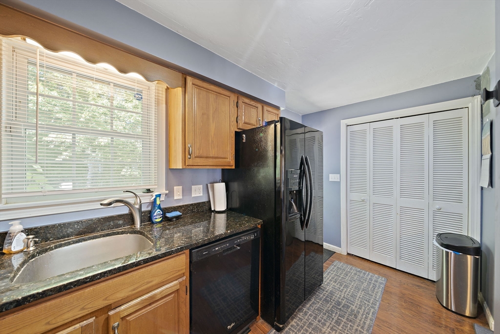 60 Pattison St 17